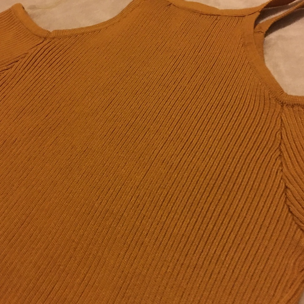 Top - Picture 3 of 4